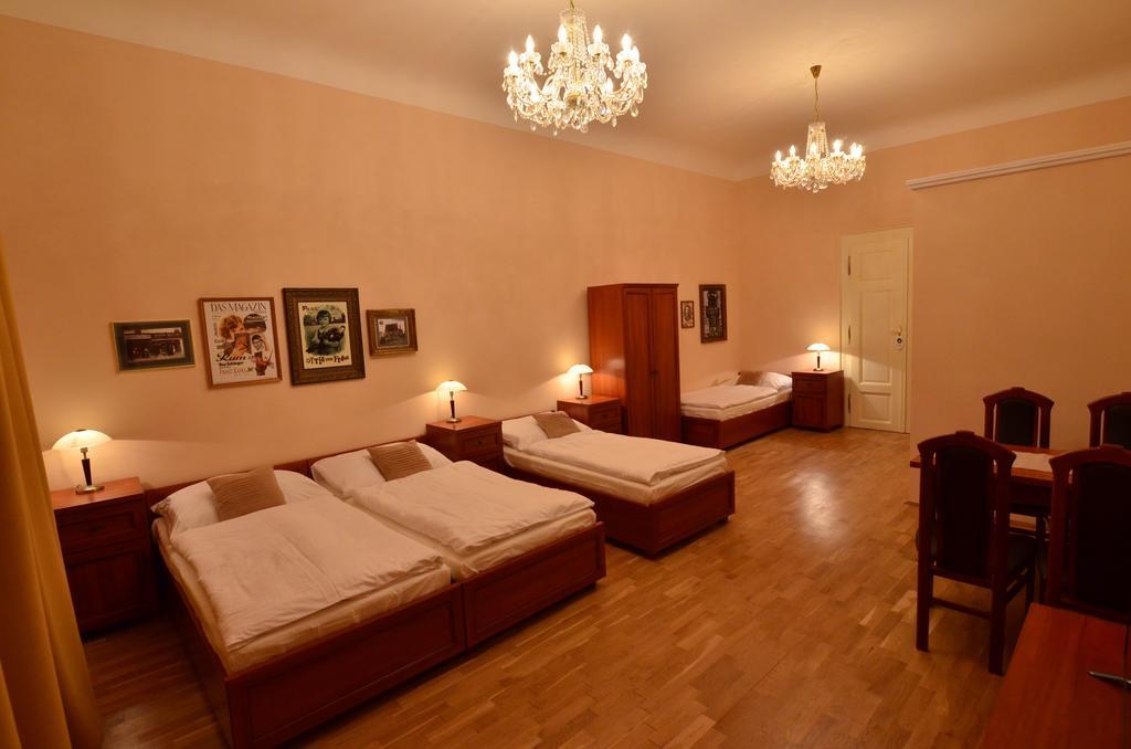 Pension Karlova Прага Экстерьер фото