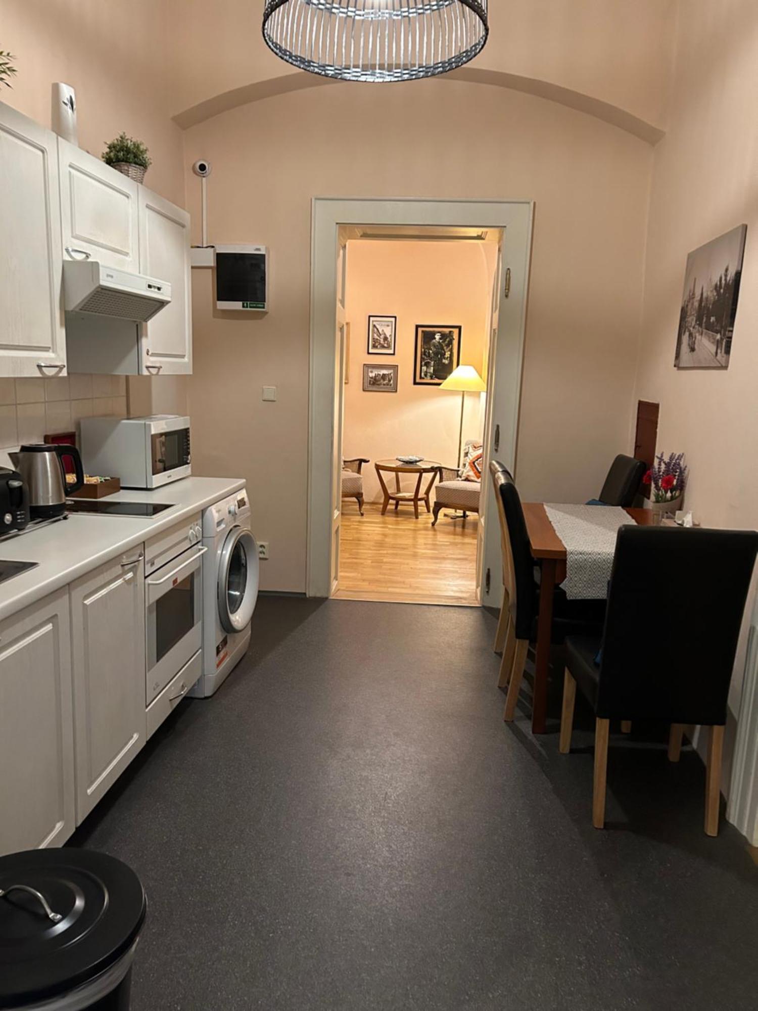 Pension Karlova Прага Экстерьер фото